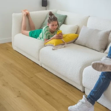 ПВХ плитка Quick Step BLOOM Эко дымчатый