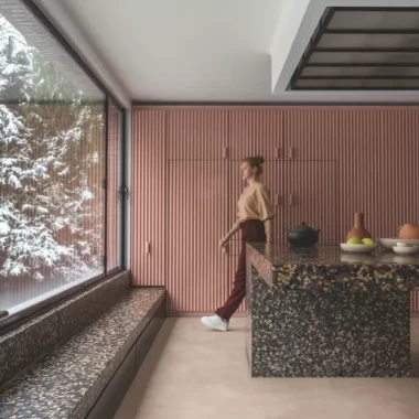 ПВХ плитка Quick Step ILLUME Мягкий румянец