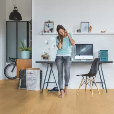 ПВХ плитка Quick Step BLOOM Дуб чистый медовый