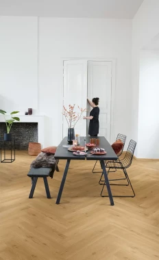 ПВХ плитка Quick Step Vinyl Flex PRISTINE Мoрской бpиз теплый медoвый