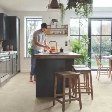 ПВХ плитка Quick Step ILLUME Бетон галечный