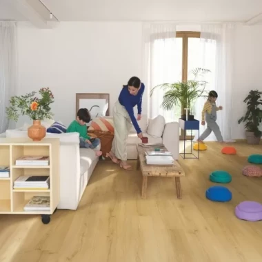 ПВХ плитка Quick Step BLOOM Дуб медовый брашированный